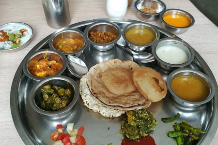 Rasthal-Gujarati-Thali